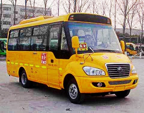 冬季校车保养小常识 教你如何快速除雪